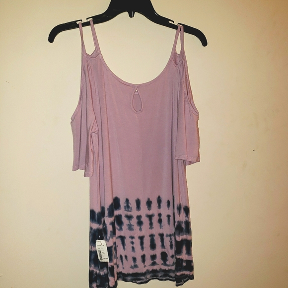 Bittoshop Women's Cold Shoulder Top - Picture 6 of 7